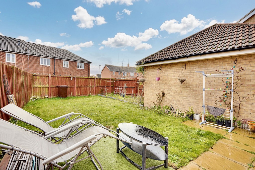 Rosehip Avenue, Red Lodge, IP28