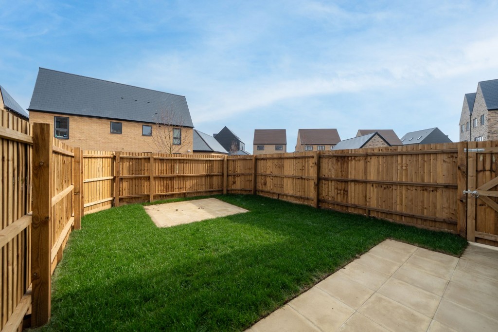 Aylesbury Walk, Northstowe, CB24