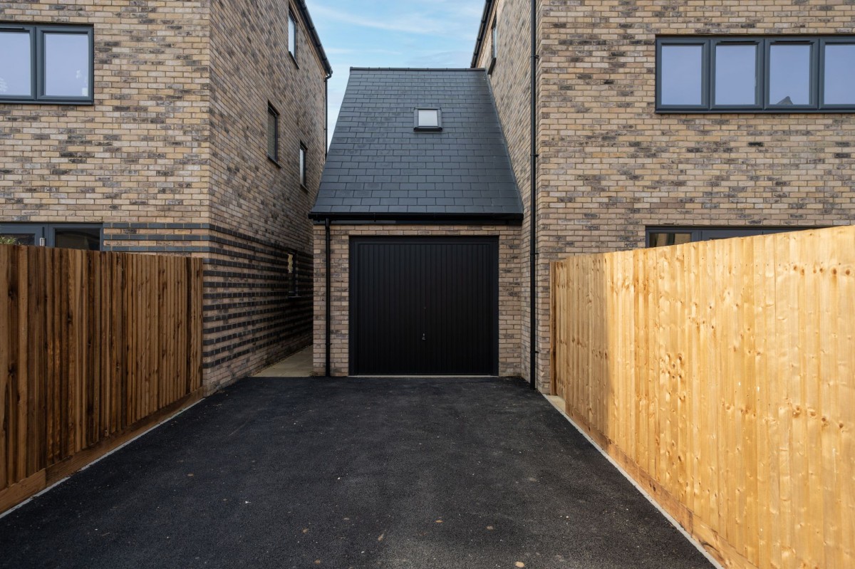 Aylesbury Walk, Northstowe, CB24