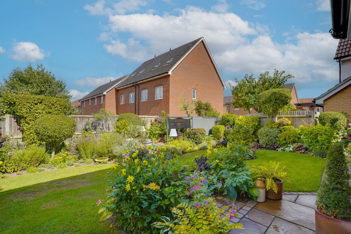 Chamomile Close, Red Lodge, IP28