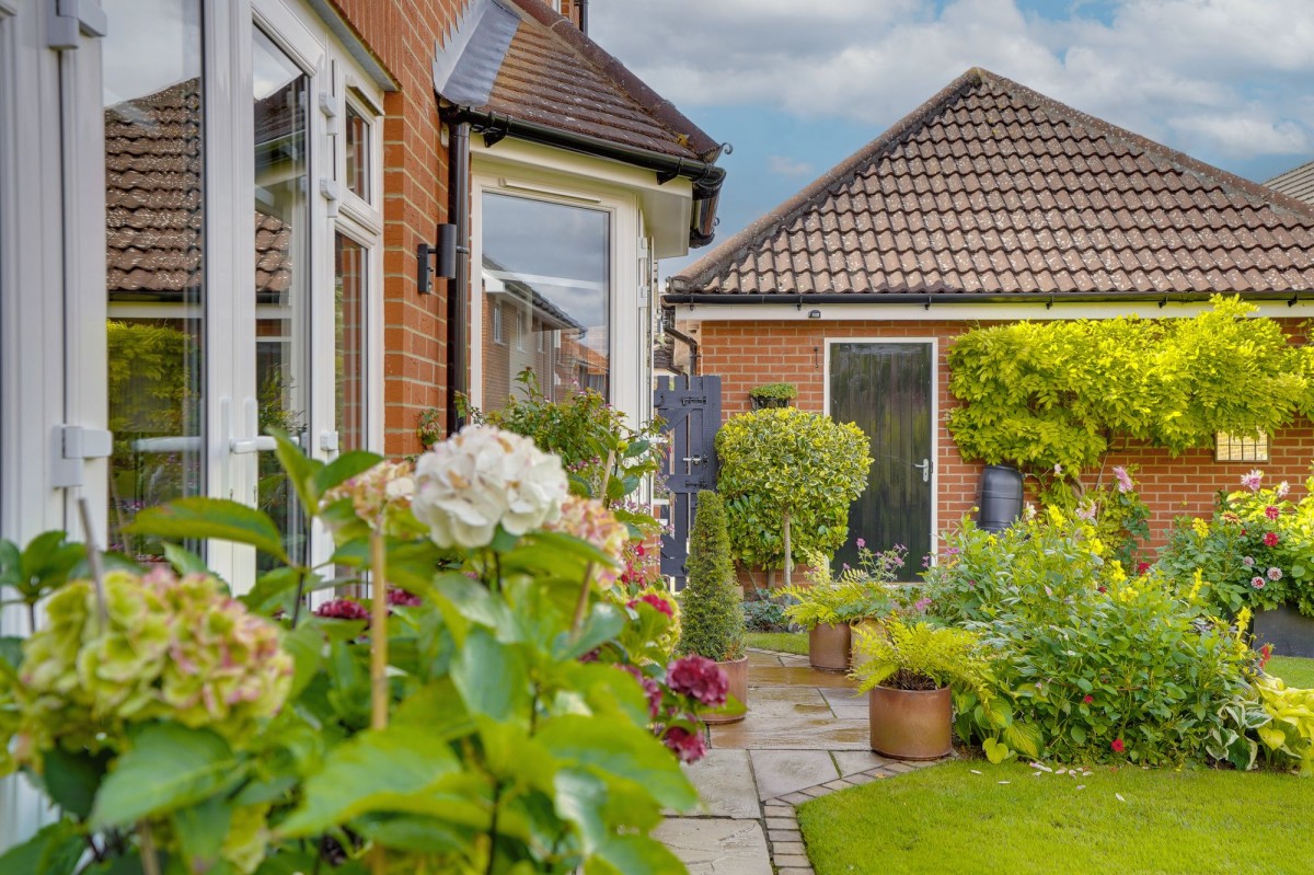 Chamomile Close, Red Lodge, IP28