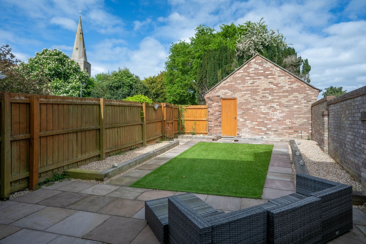 Hampton Close, Fenstanton, PE28