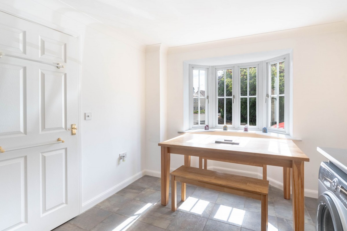 Hampton Close, Fenstanton, PE28