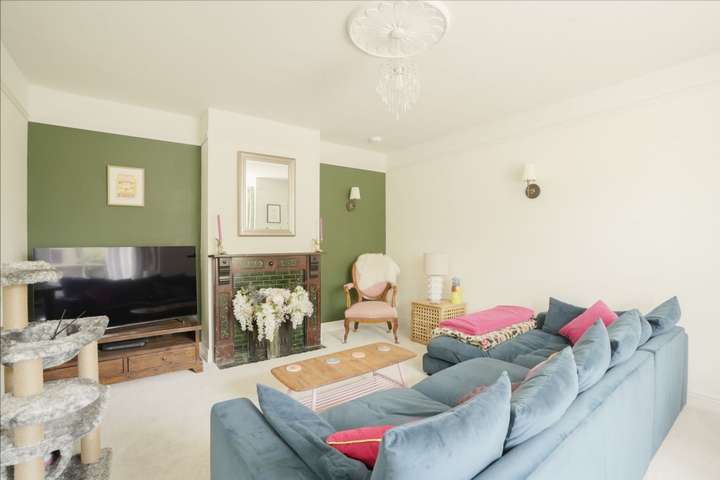 High Street, Tuddenham, IP28