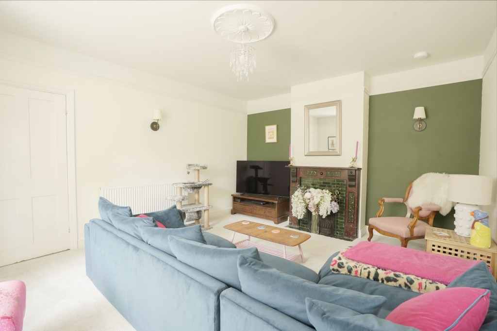 High Street, Tuddenham, IP28