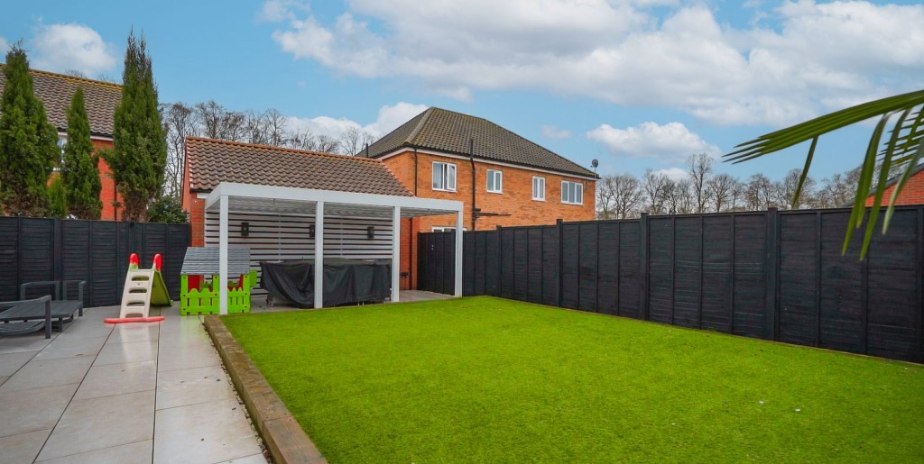 Plover Place, Exning, CB8