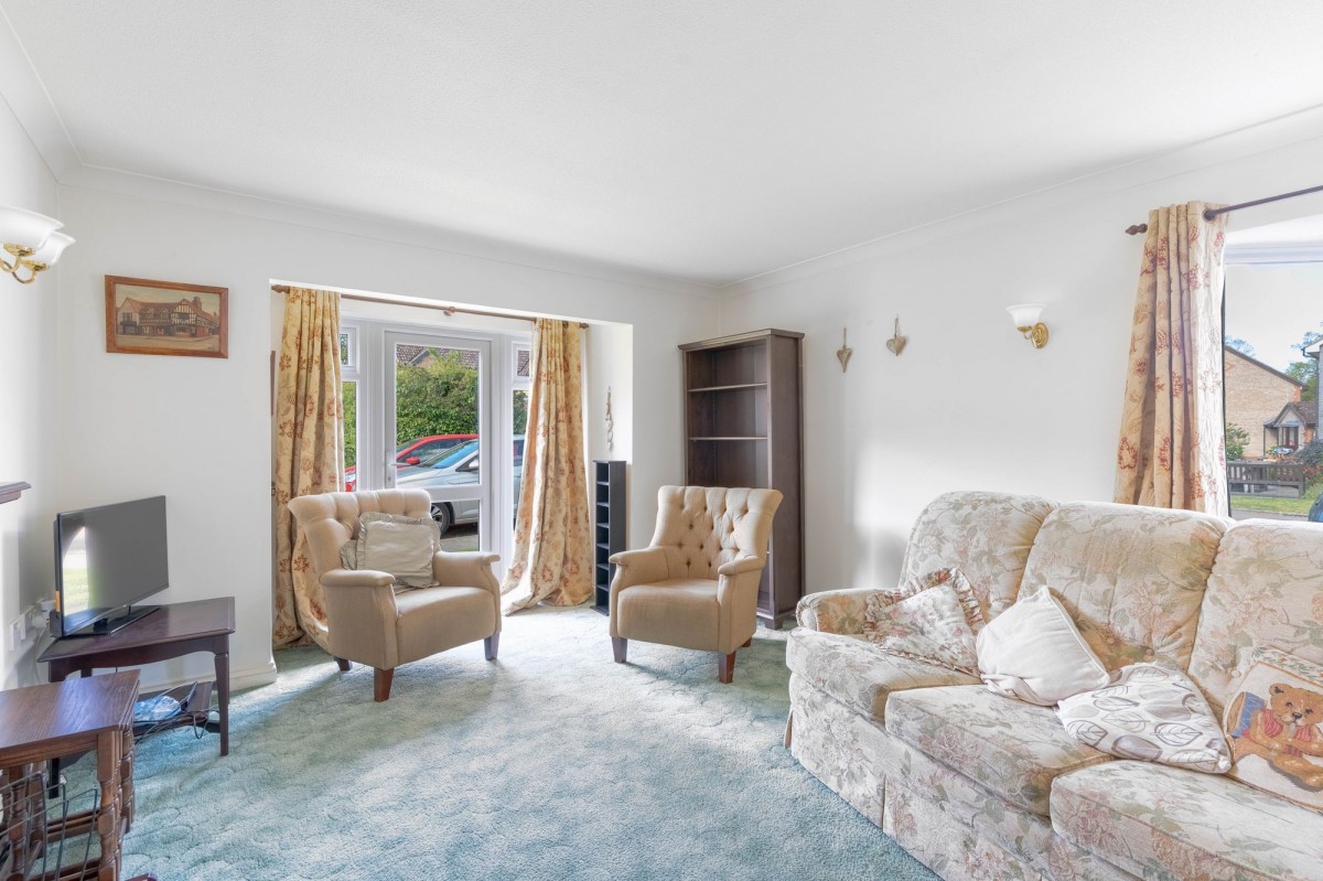 Dovehouse Close, Linton, CB21