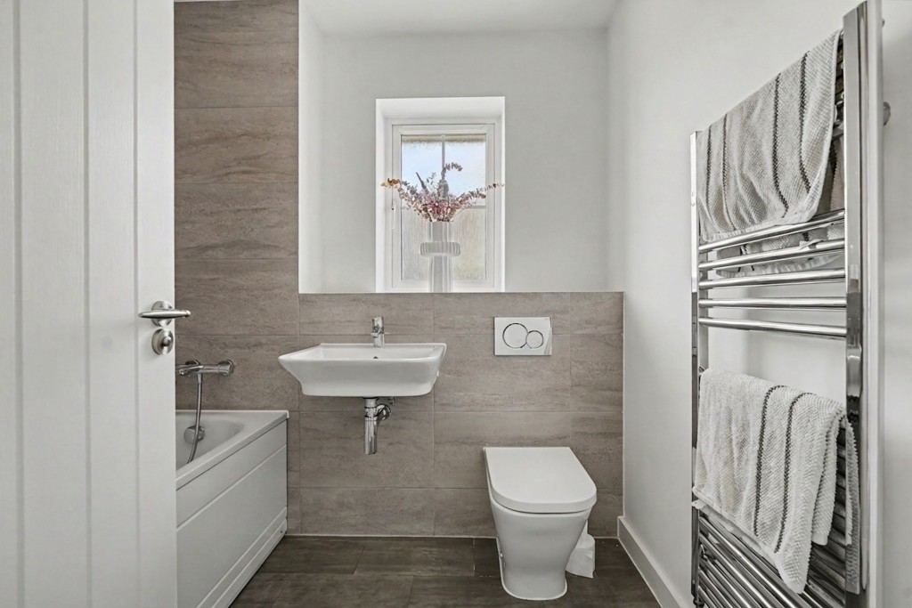Oaklands Drive, Red Lodge, IP28