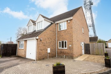 Elizabeth Way, Haddenham, CB6