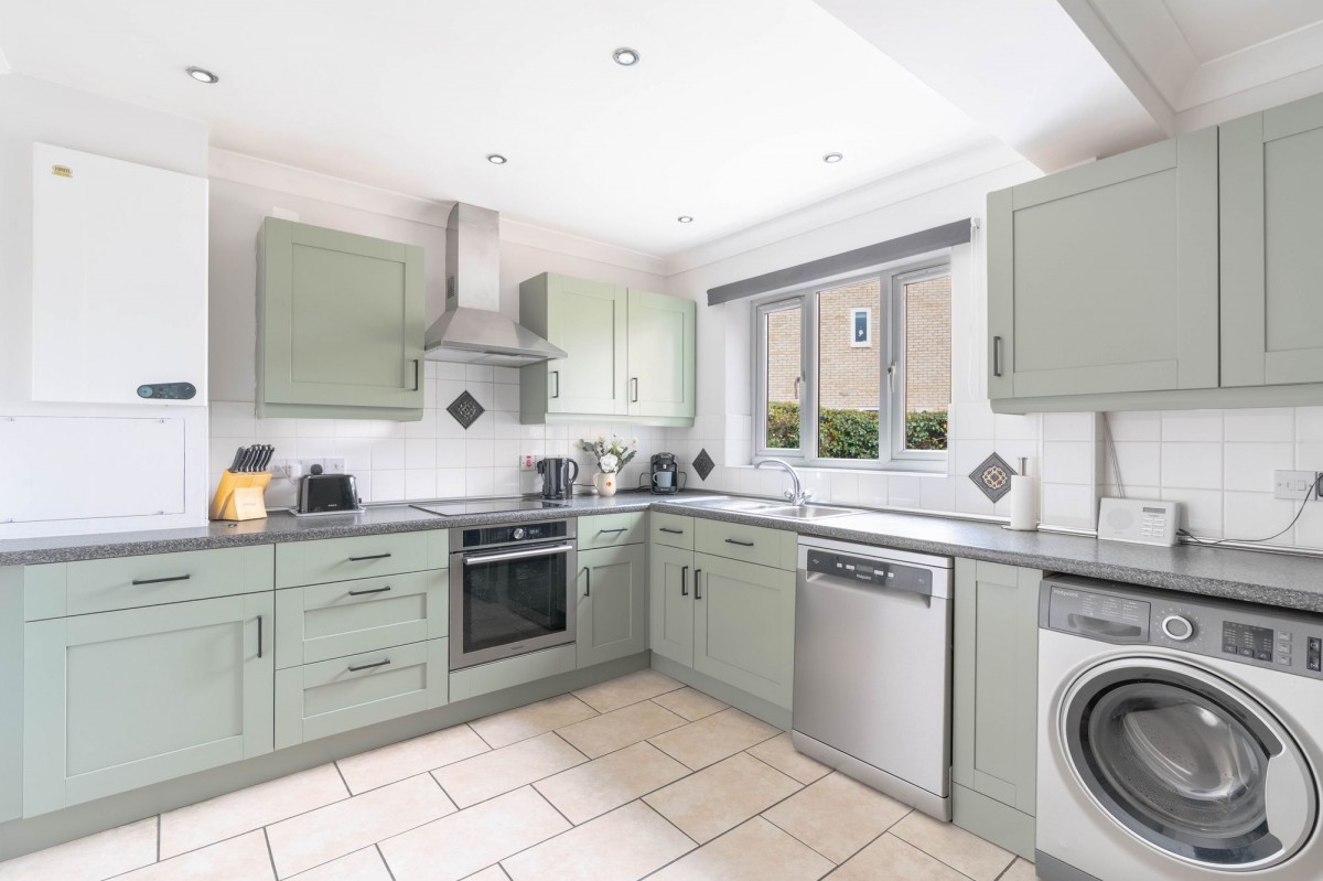 Elizabeth Way, Haddenham, CB6