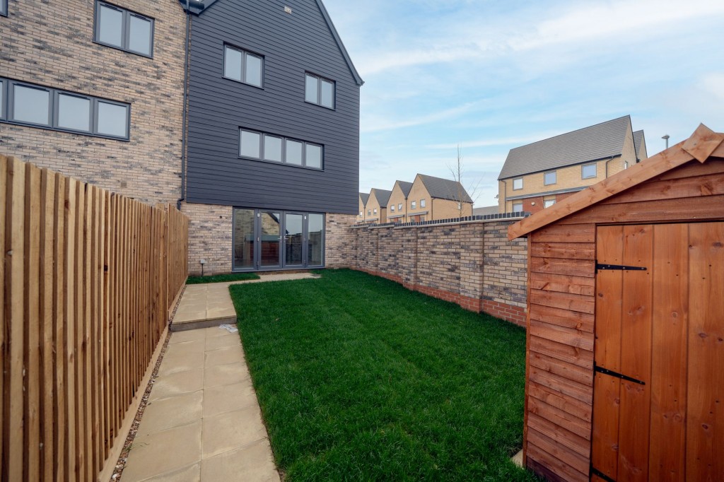 Ayslesbury Walk, Northstowe, CB24