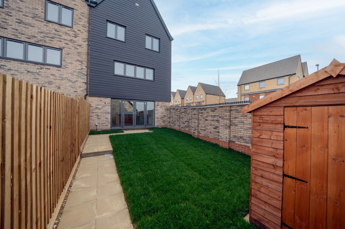 Ayslesbury Walk, Northstowe, CB24