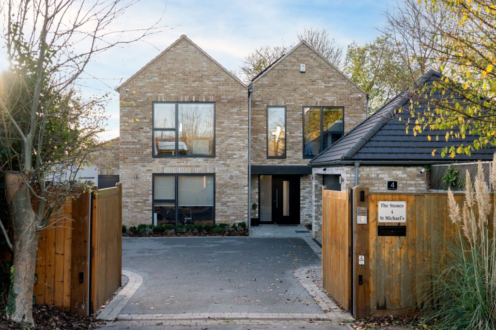 St. Michaels, Longstanton, CB24