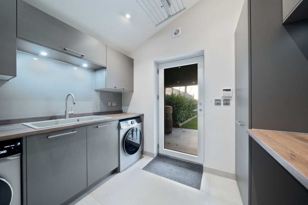 St. Michaels, Longstanton, CB24