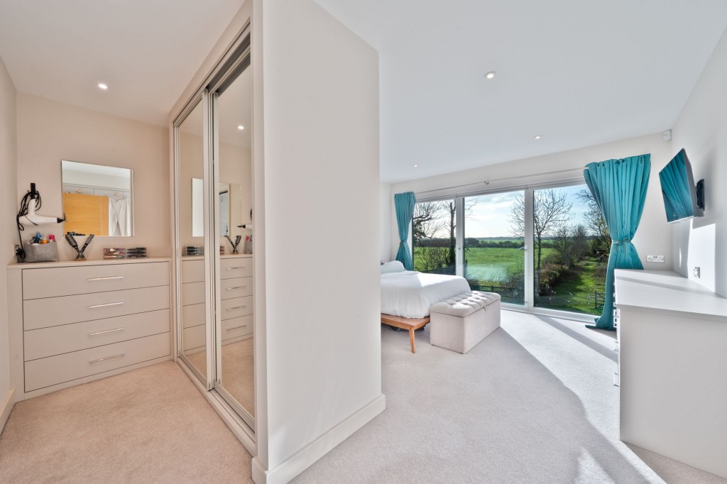 St. Michaels, Longstanton, CB24