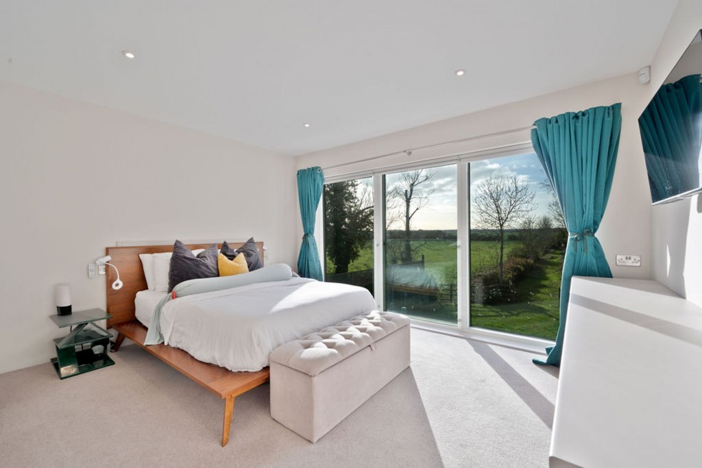 St. Michaels, Longstanton, CB24