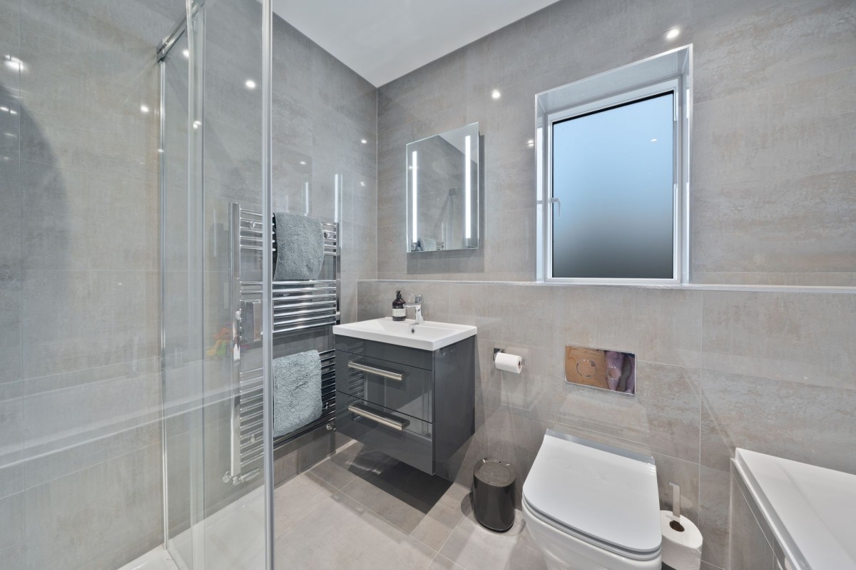 St. Michaels, Longstanton, CB24