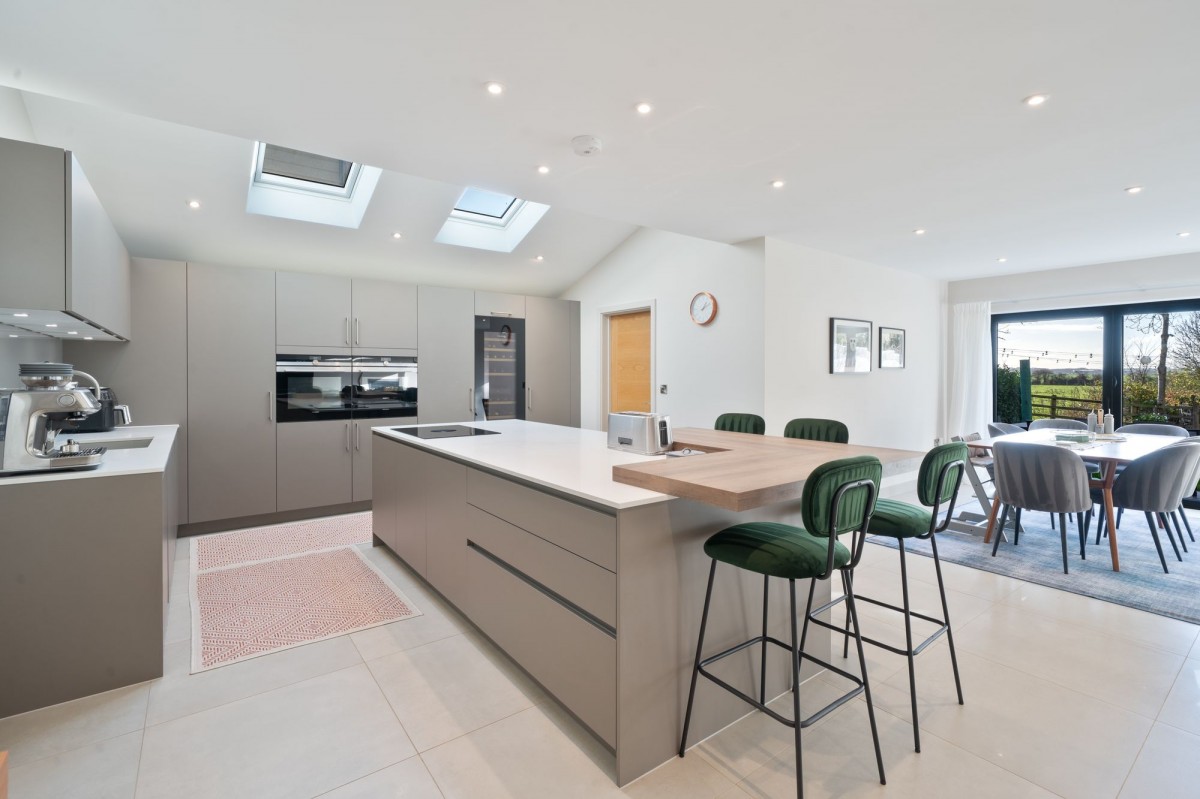 St. Michaels, Longstanton, CB24