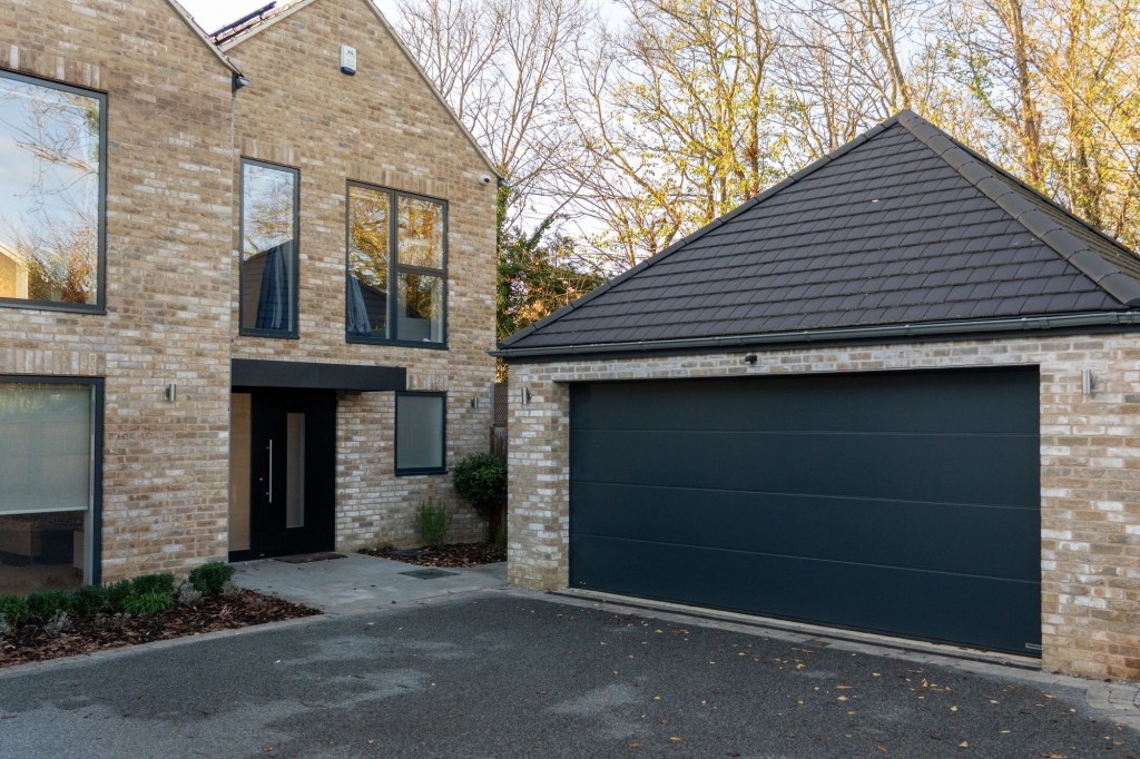 St. Michaels, Longstanton, CB24