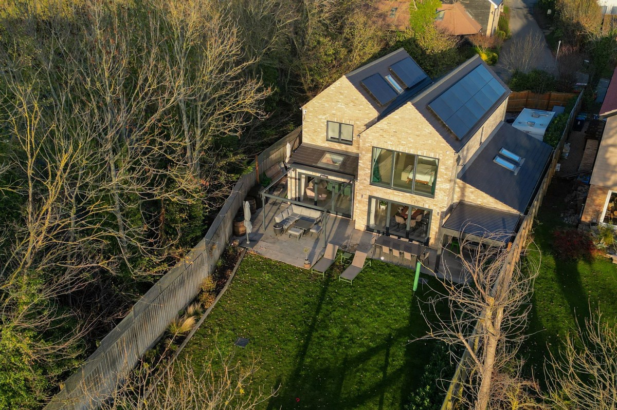 St. Michaels, Longstanton, CB24