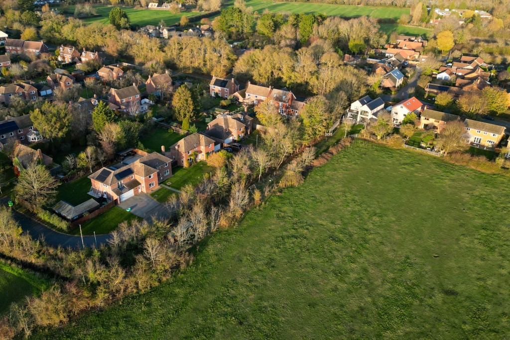 St. Michaels, Longstanton, CB24