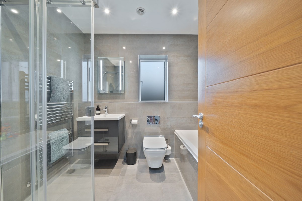 St. Michaels, Longstanton, CB24