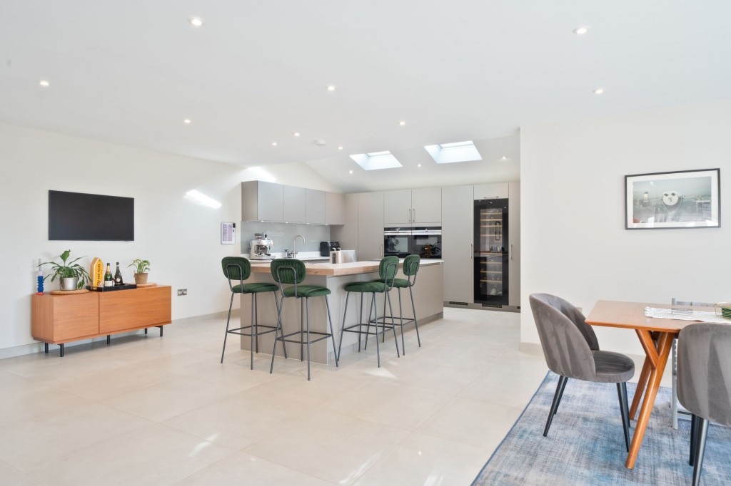 St. Michaels, Longstanton, CB24