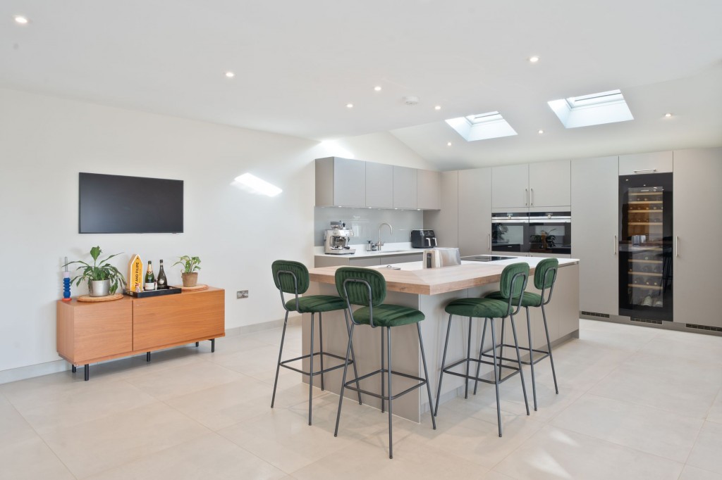 St. Michaels, Longstanton, CB24