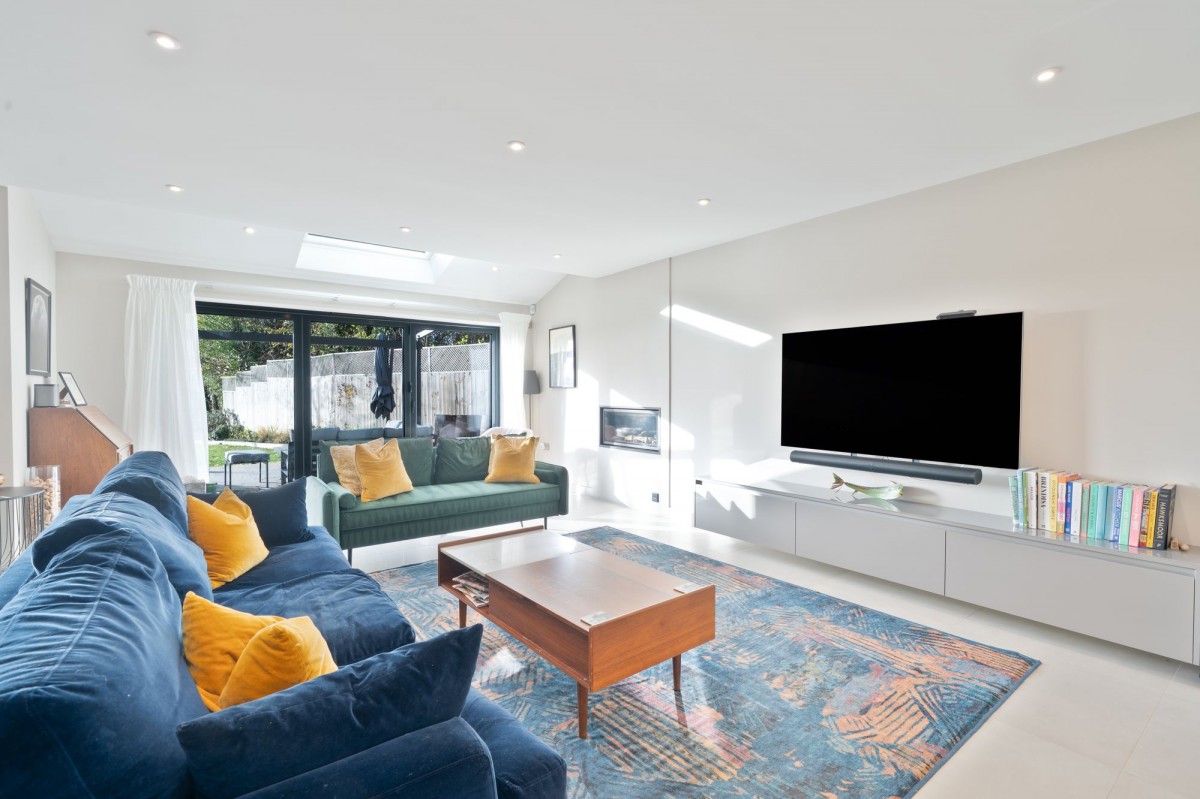 St. Michaels, Longstanton, CB24