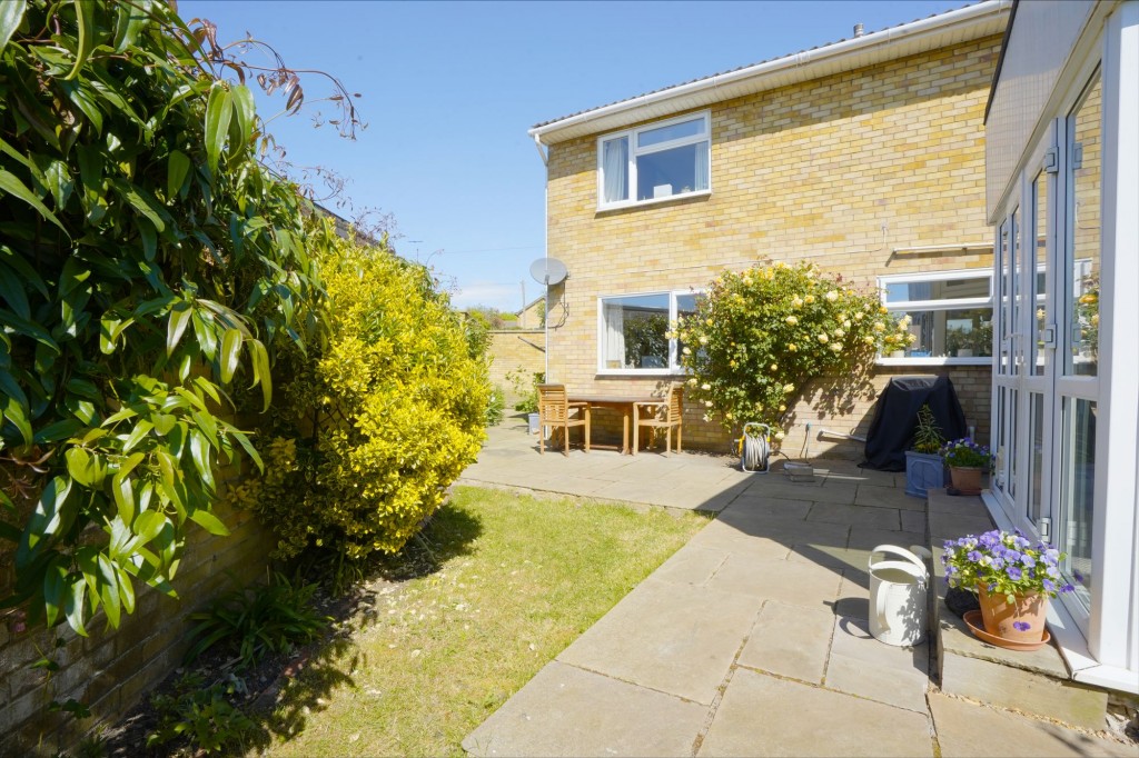 Dovehouse Close, Ely, CB7