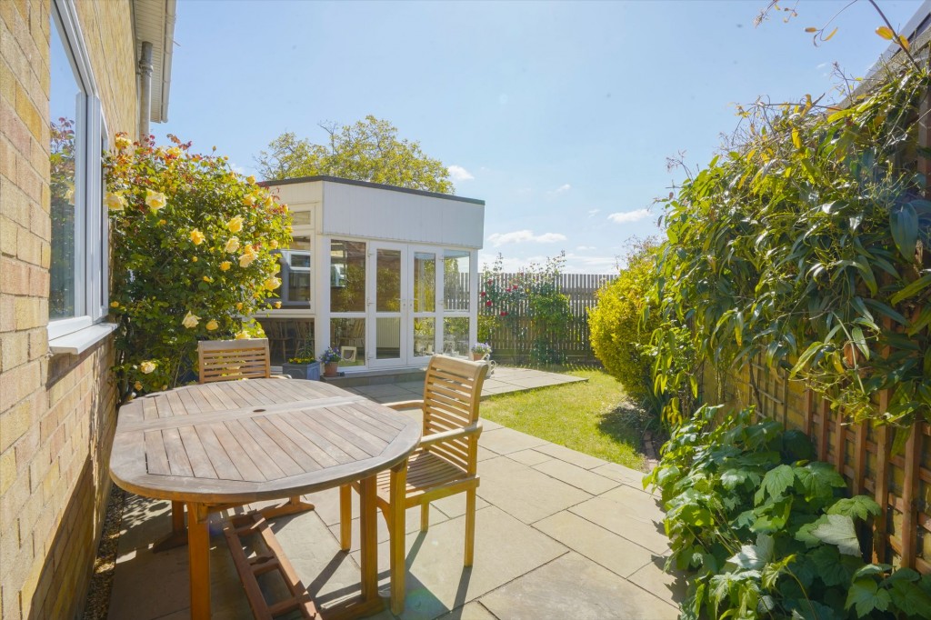 Dovehouse Close, Ely, CB7