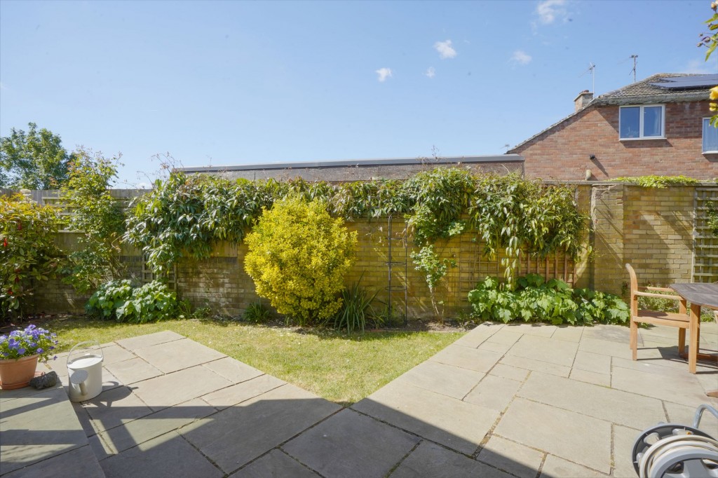 Dovehouse Close, Ely, CB7