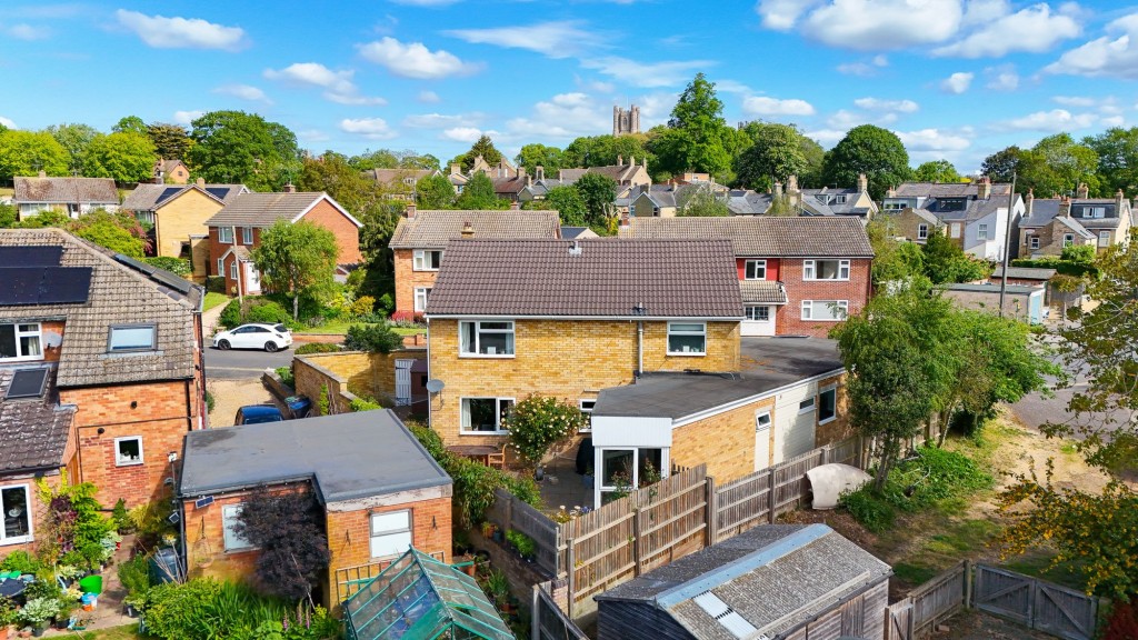 Dovehouse Close, Ely, CB7