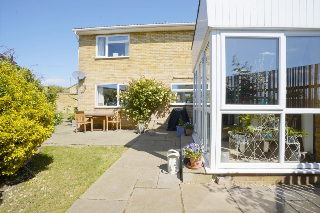 Dovehouse Close, Ely, CB7