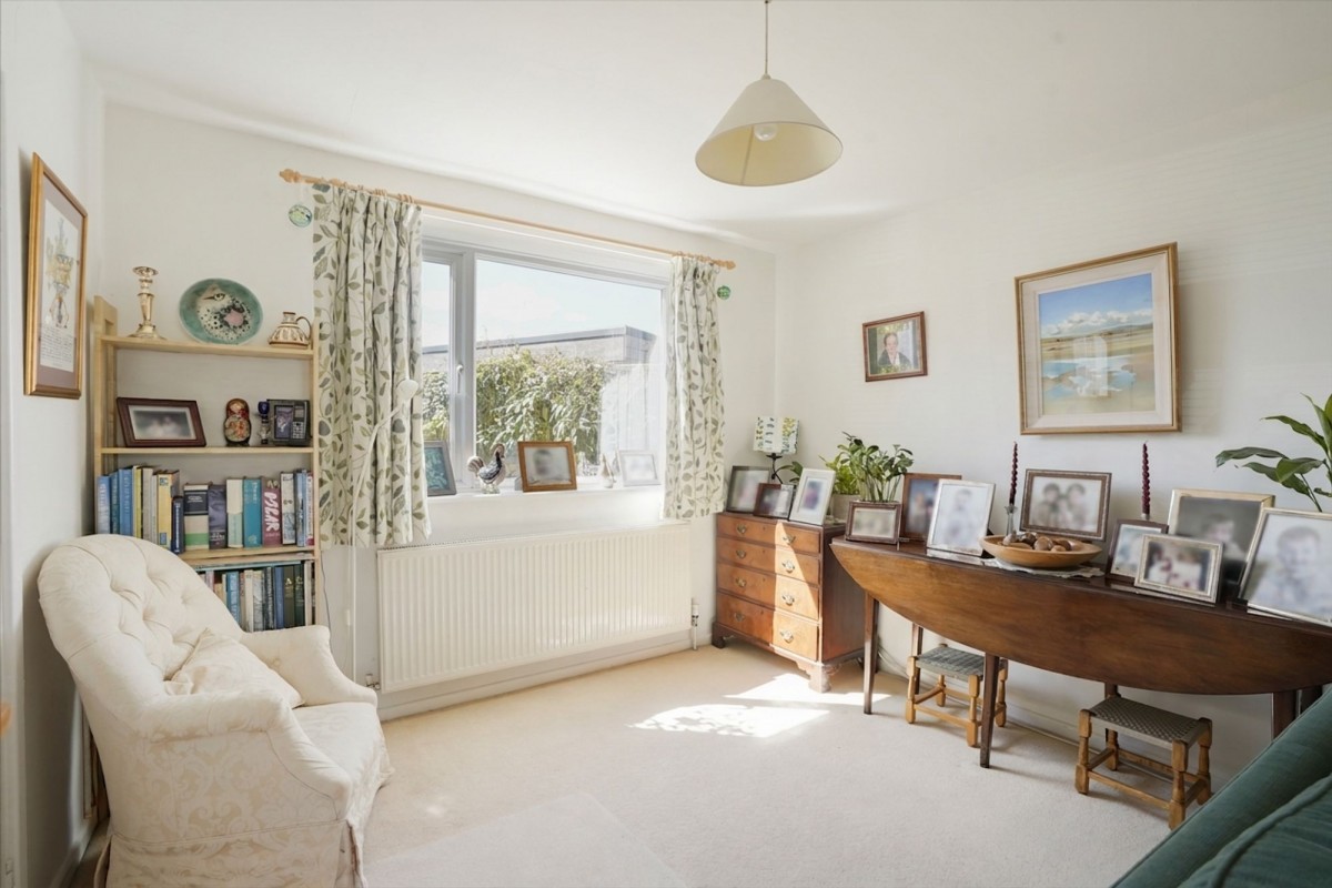 Dovehouse Close, Ely, CB7