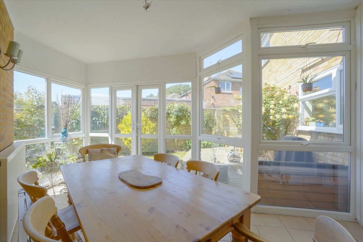 Dovehouse Close, Ely, CB7