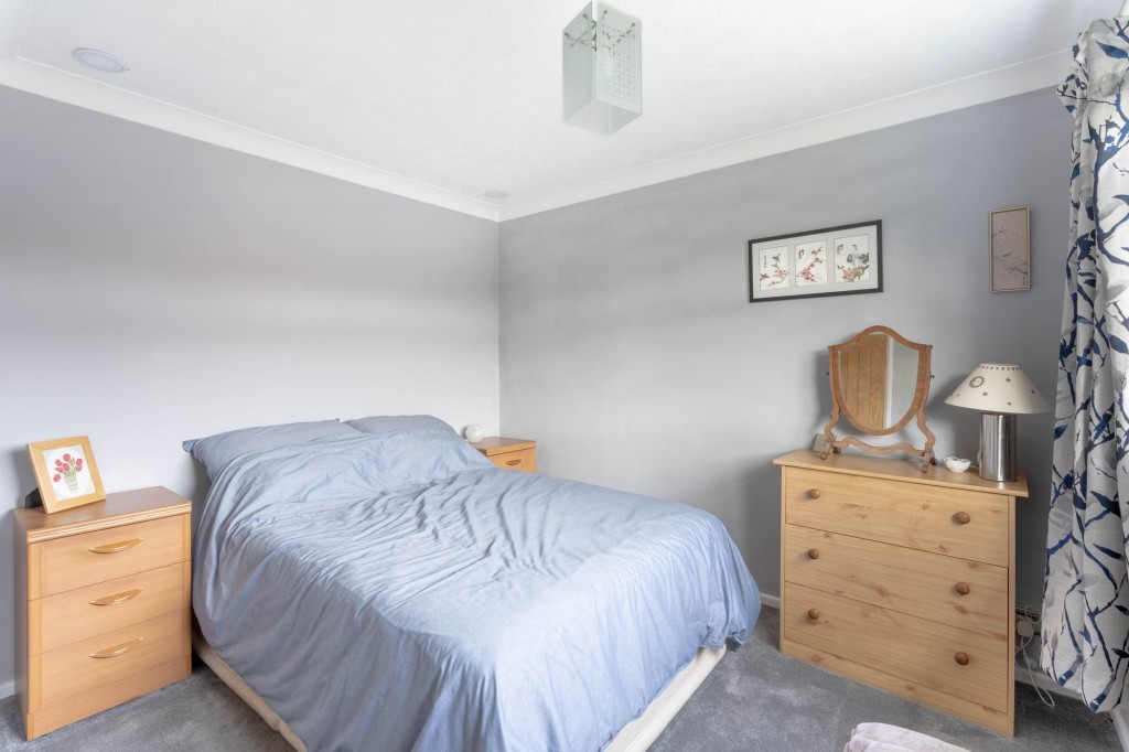 Lester Drive, Haddenham, CB6