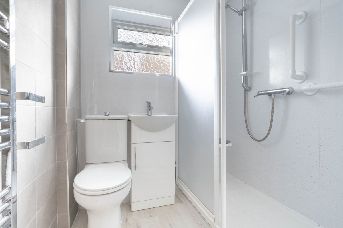 Lester Drive, Haddenham, CB6