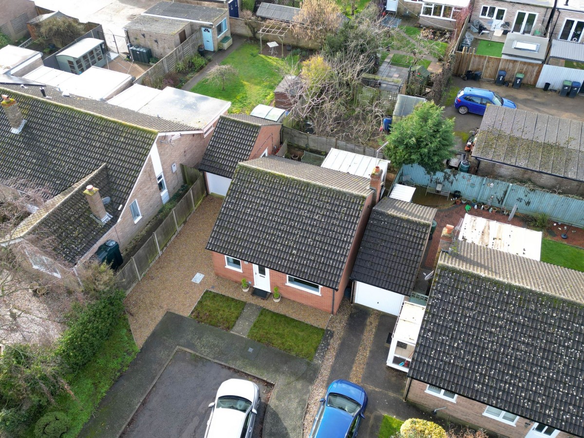 Lester Drive, Haddenham, CB6