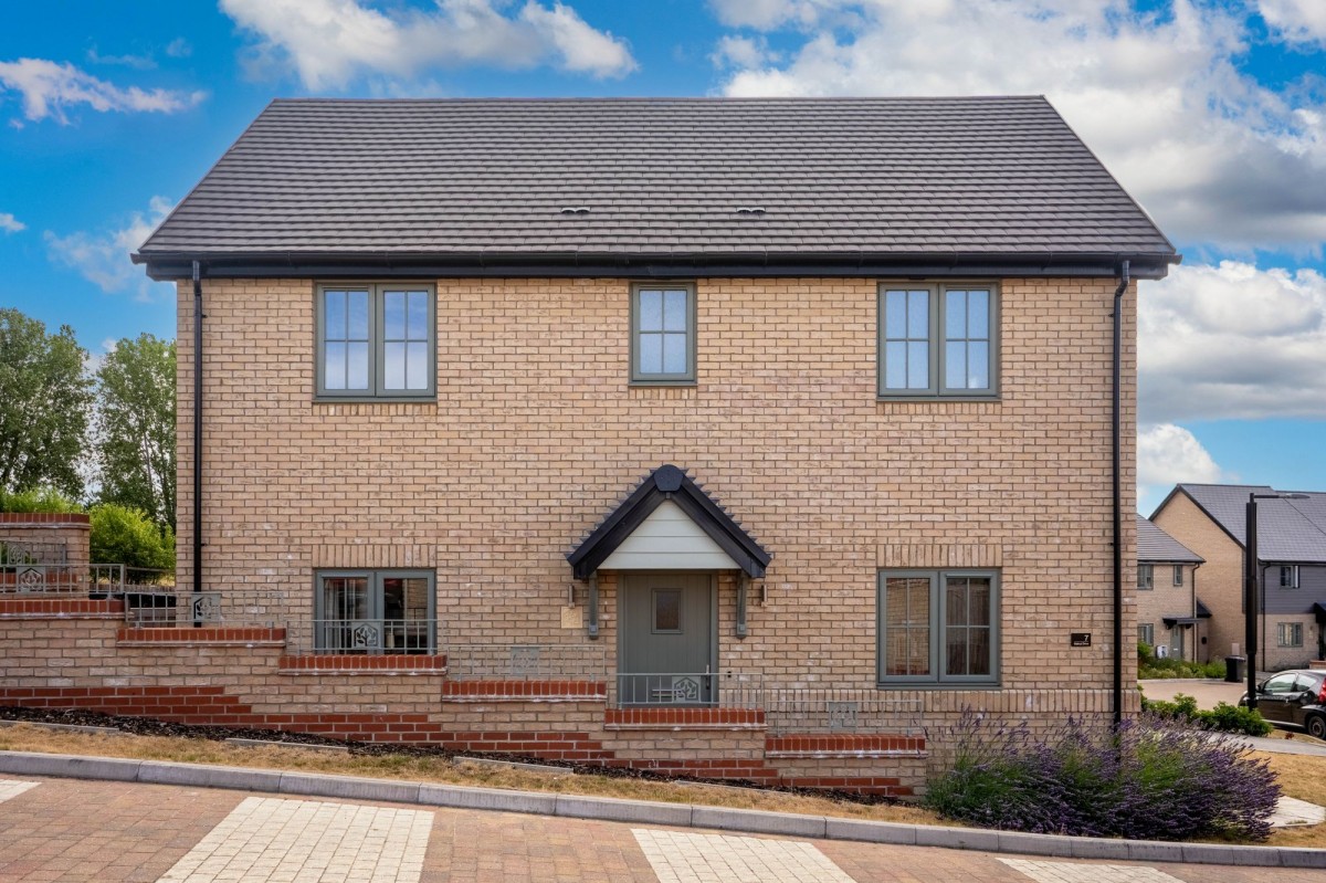 Walnut Drive, Haddenham, CB6