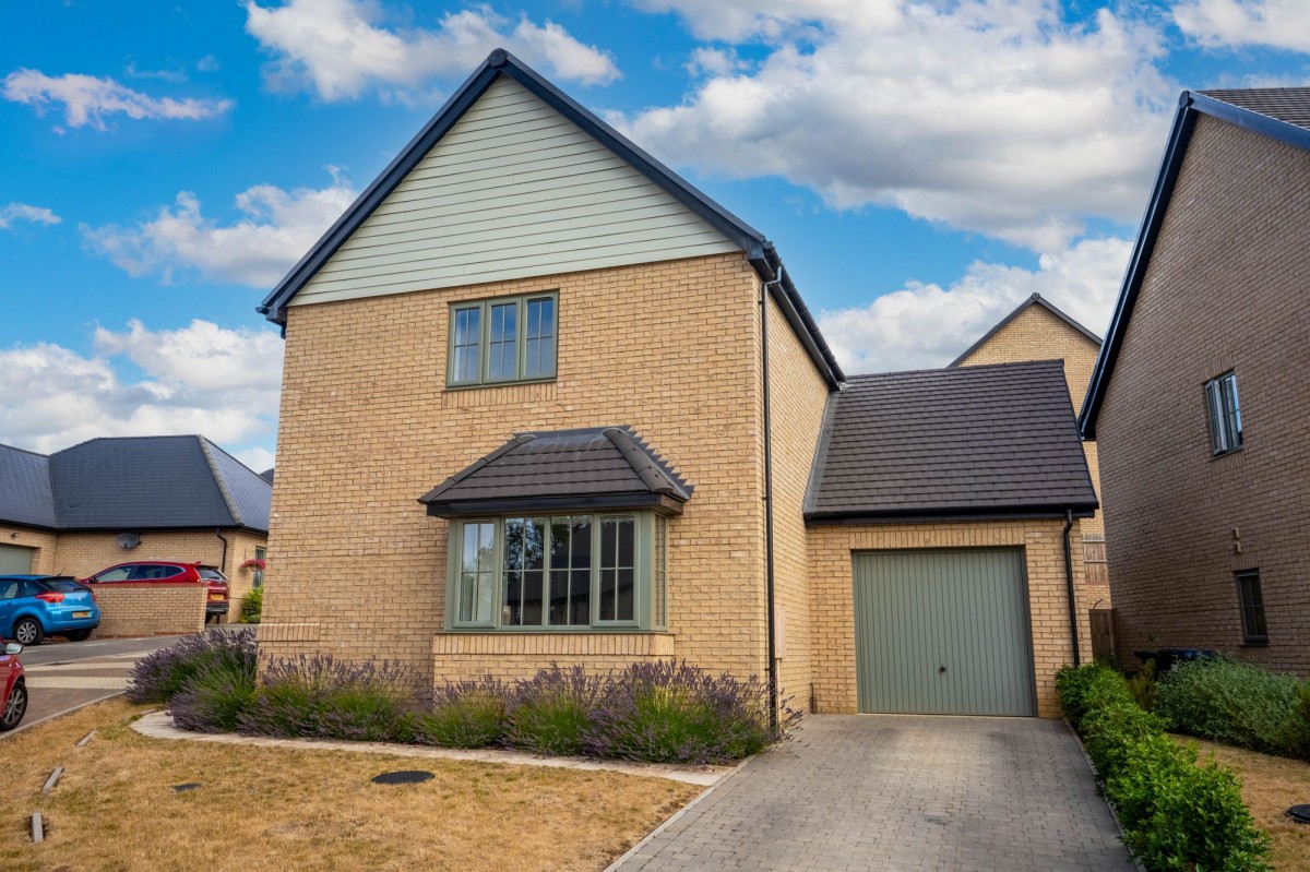 Walnut Drive, Haddenham, CB6