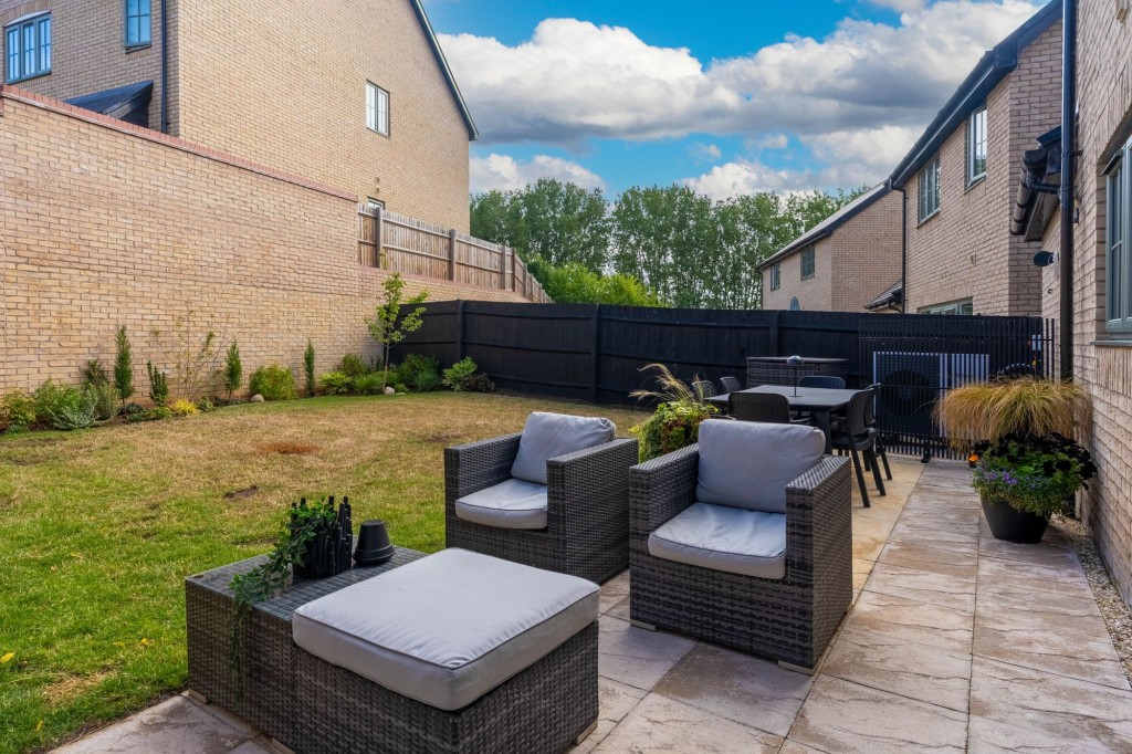 Walnut Drive, Haddenham, CB6