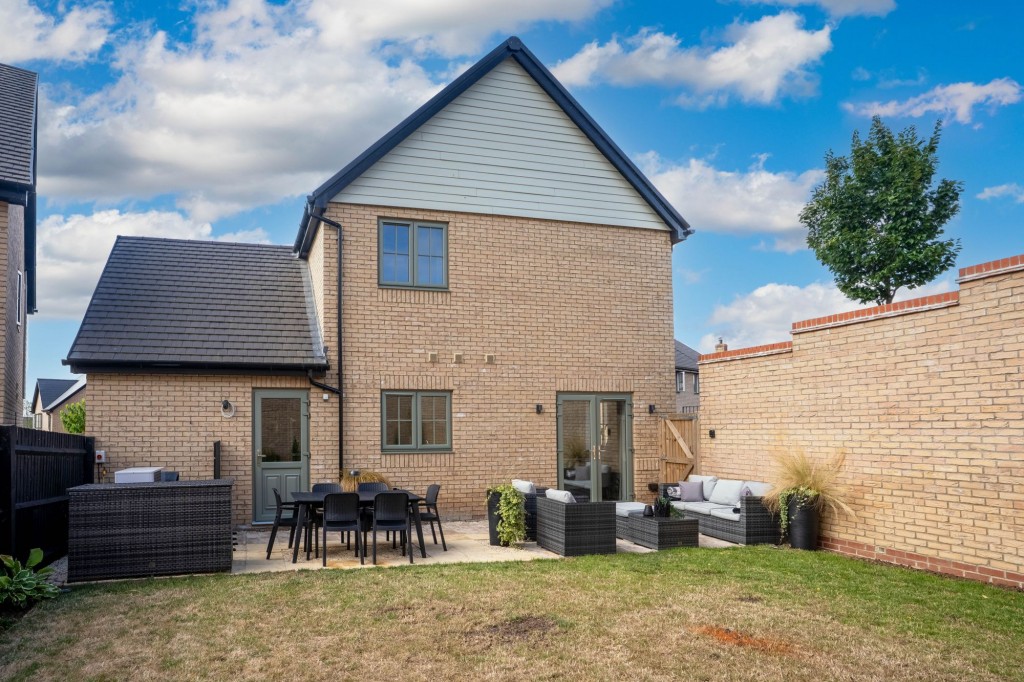 Walnut Drive, Haddenham, CB6