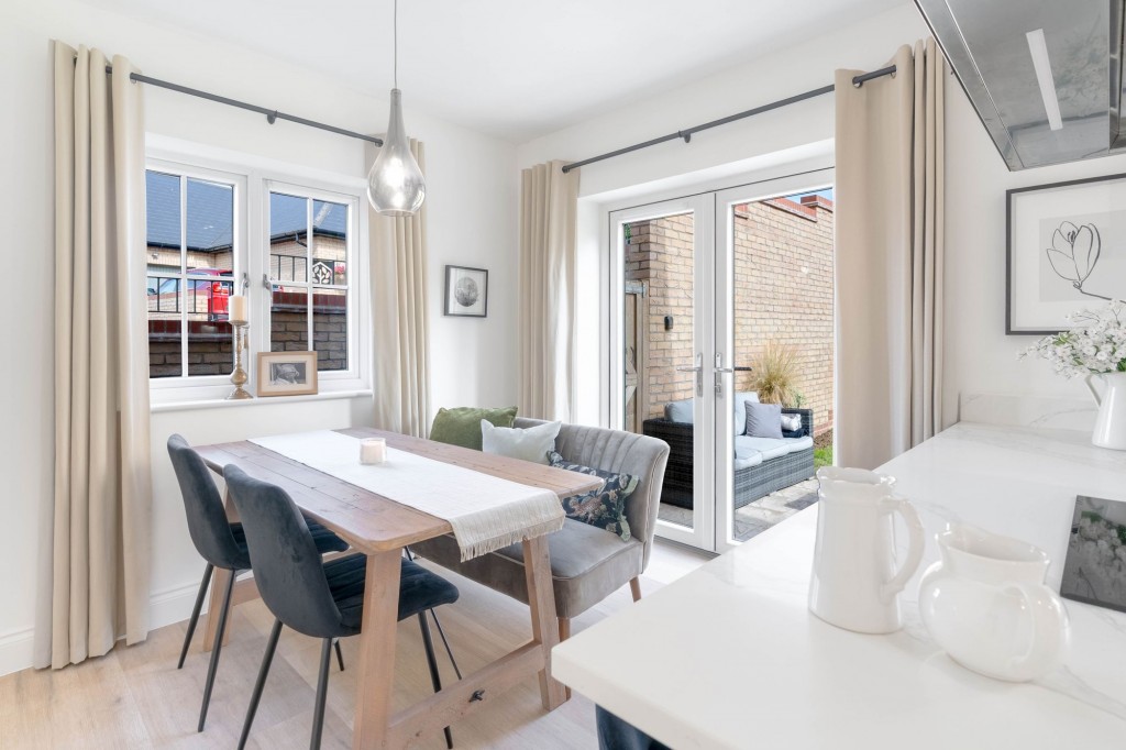 Walnut Drive, Haddenham, CB6