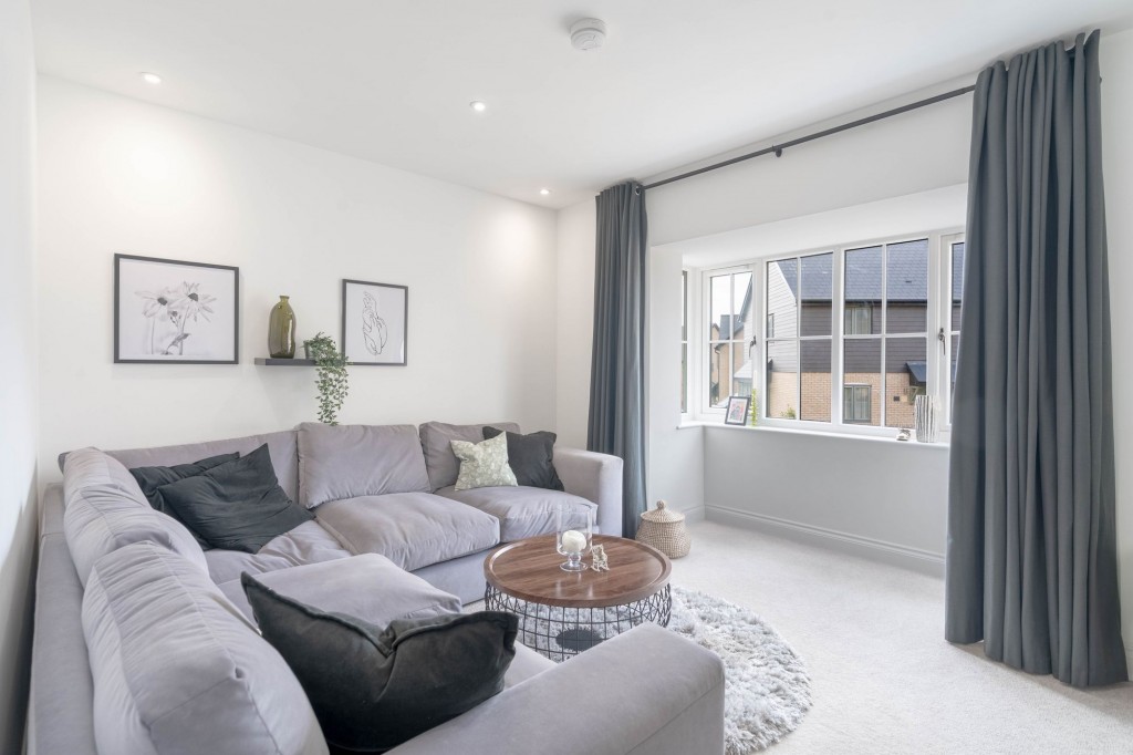 Walnut Drive, Haddenham, CB6