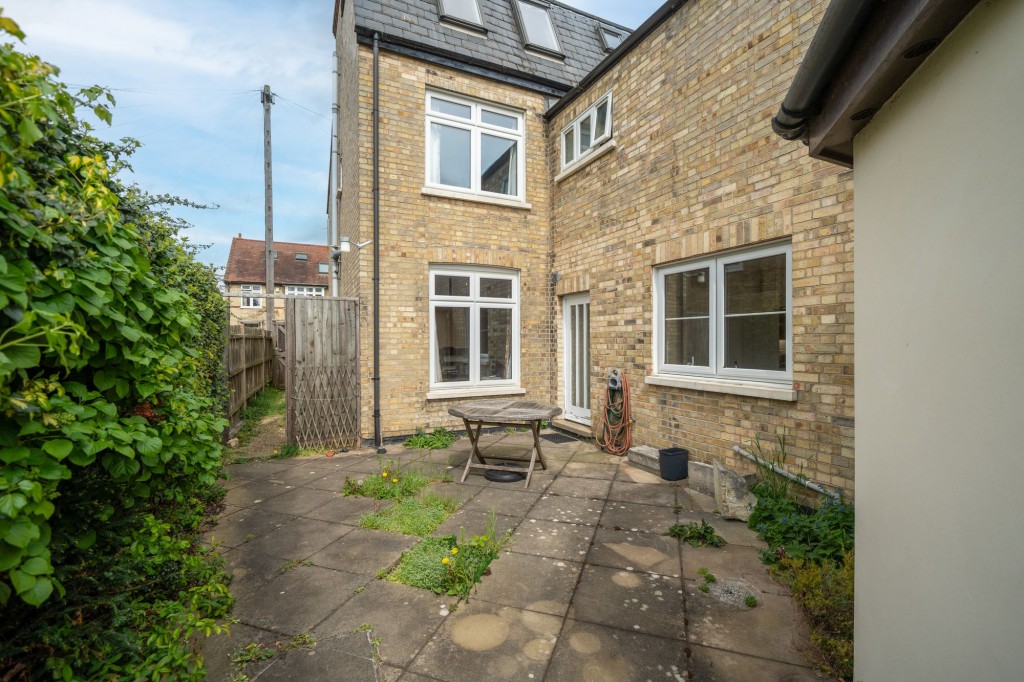 Leys Road, Cambridge, CB4
