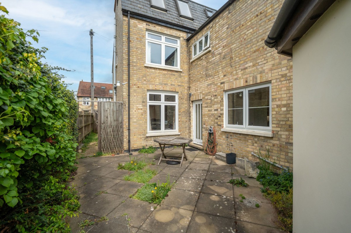 Leys Road, Cambridge, CB4
