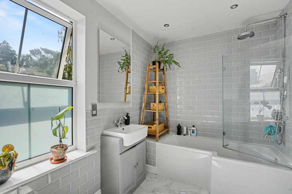 Lisle Lane, Ely, CB7