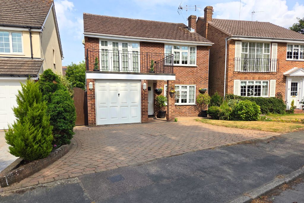 West Close, Hoddesdon, Herts