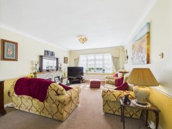 West Close, Hoddesdon